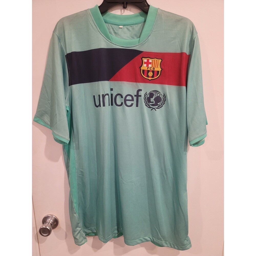 BARCELONA FOOTBALL SHIRT JERSEY  SIZE XL ADULT With Shorts